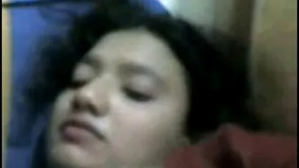 ایک خوش مزاج ہسپانوی سیرینا سانٹوس کی طرف سے ہینڈ جاب کے ساتھ فیلم سوپر التا گہرے گلے کا بلو جاب۔.