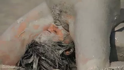 سنہرے بالوں دانلود فیلم سوپر زوری والی بیوی خوبصورتی سے ایک بڑا ڈک چوس کر کینسر ہو جاتی ہے۔.